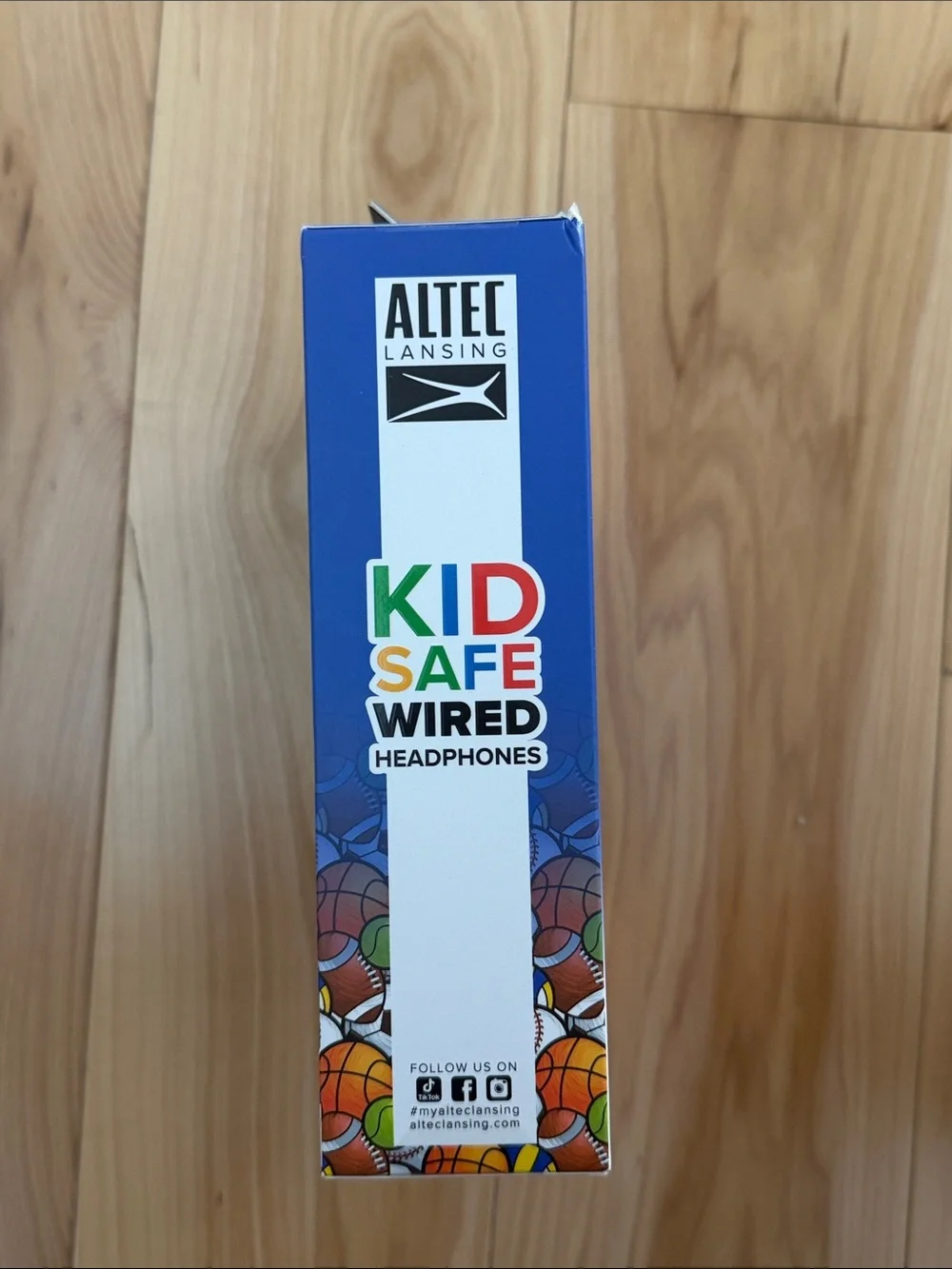 Kids Safe Wired Headphones - Multicolor Sports Pattern